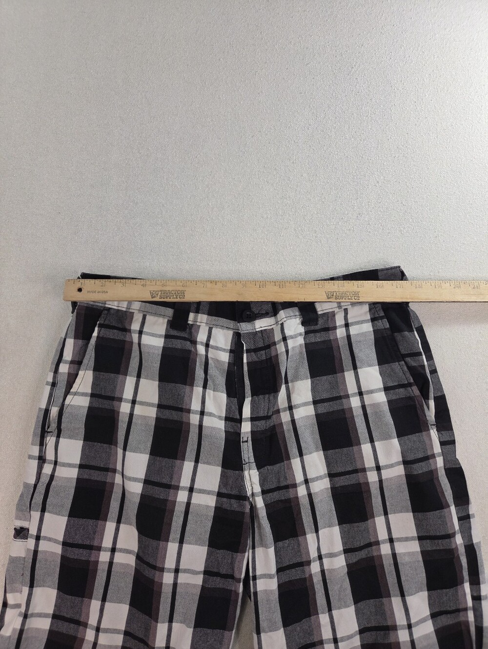 Dickies Plaid Cargo Shorts Men’s Size 34 - Picture 2 of 7